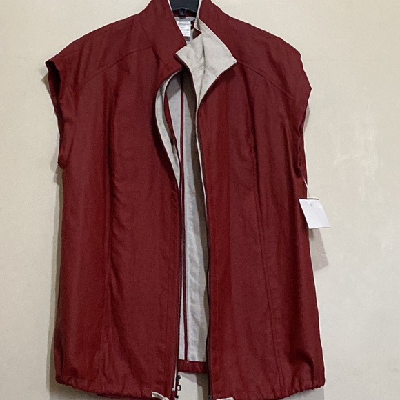 Vest - Picture 2 of 7